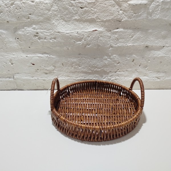 BANDEJA REDONDA CON MANIJA OSCURA CHICA 22CM