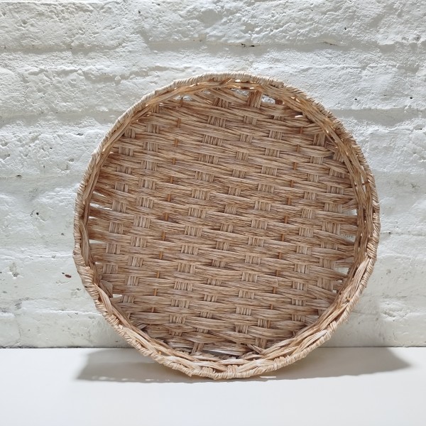 BANDEJA REDONDA TEJIDA PLASTICA BEIGE MEDIANA 31X5