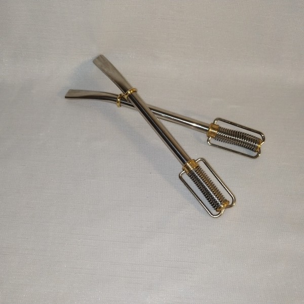 BOMBILLA METALICA CON VIROLA DORADA 