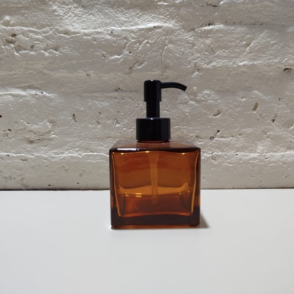 DISPENSER JABON VIDRIO AMBAR CUBO 7x7