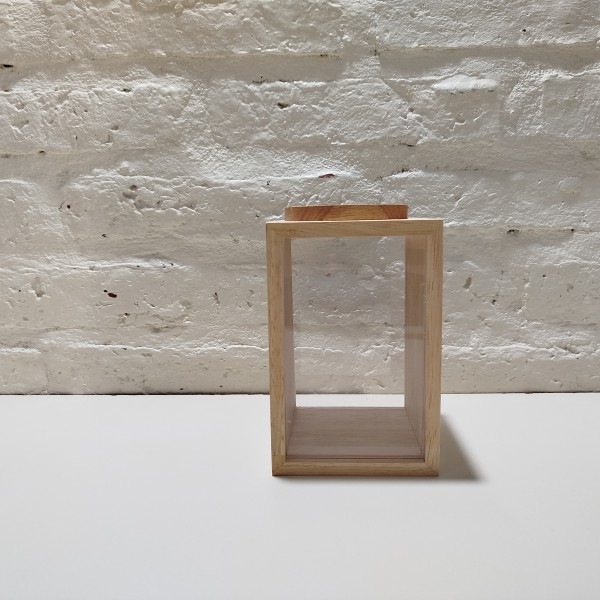 FRASCO ACRILICO MARCO MADERA 10X10X15CM