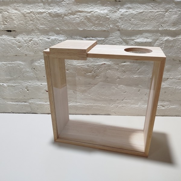 FRASCO ACRILICO MARCO MADERA 25X10X25CM TAPA CORREDIZA