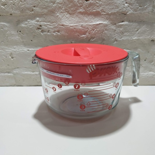 JARRA MEDIDORA TAPA ROJA  PYREX 2 LT VIDRIO