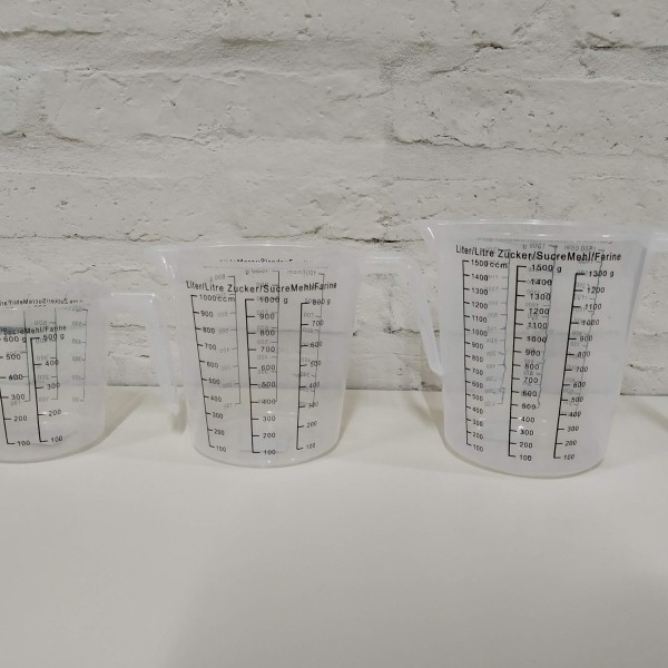 JARRA PLASTICA GRADUADA 1000ML