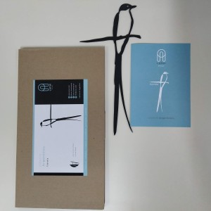 pajaro metal negro tijereta